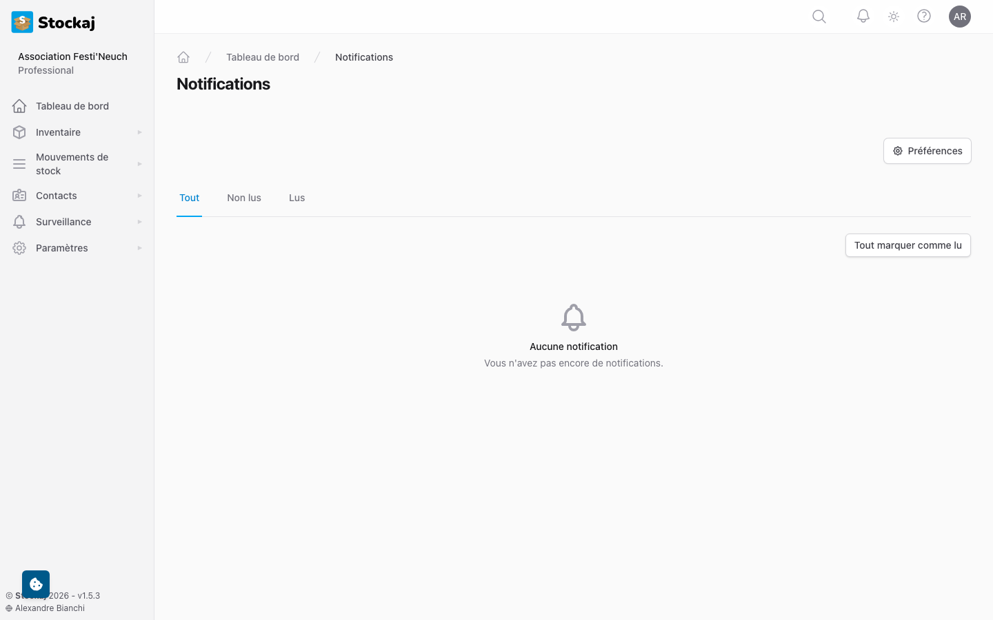 Le menu déroulant de la cloche de notification montrant les alertes et notifications récentes